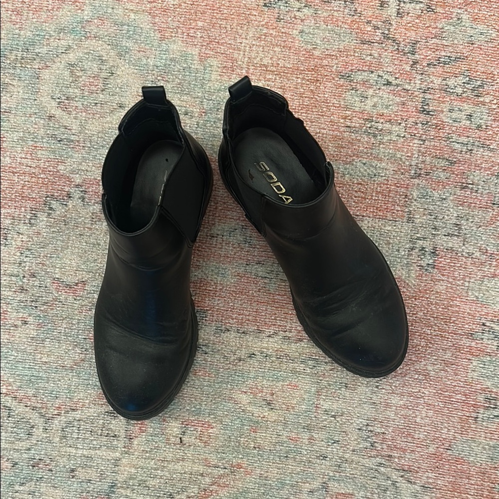 Soda Classic Black Boots